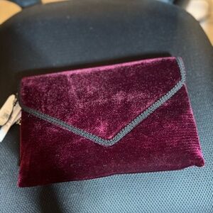 Crossbody handbag with gold chain strap inside. Tags still attached!